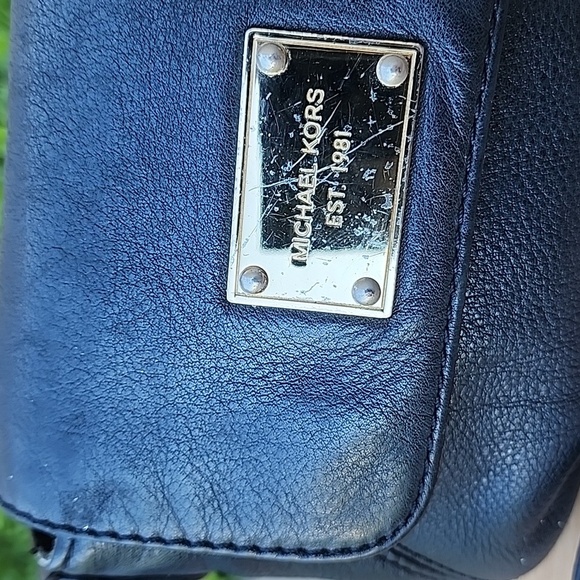 Authentic Michael Kors mini black crossbody - Picture 2 of 12